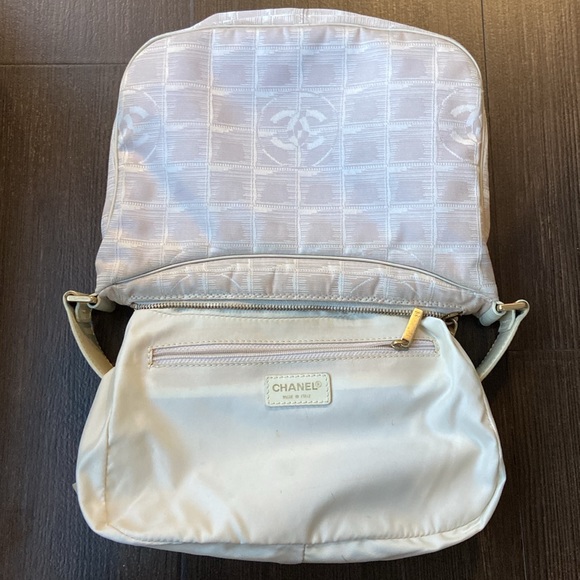 Pink Champagne Genuine Chanel Travel Ligne handbag - Picture 6 of 11